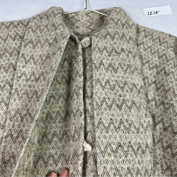 CONFECCIONES ARTILANA 100%Wool Poncho Cape Fringed Hem and Tie Neckline - Picture 7 of 16